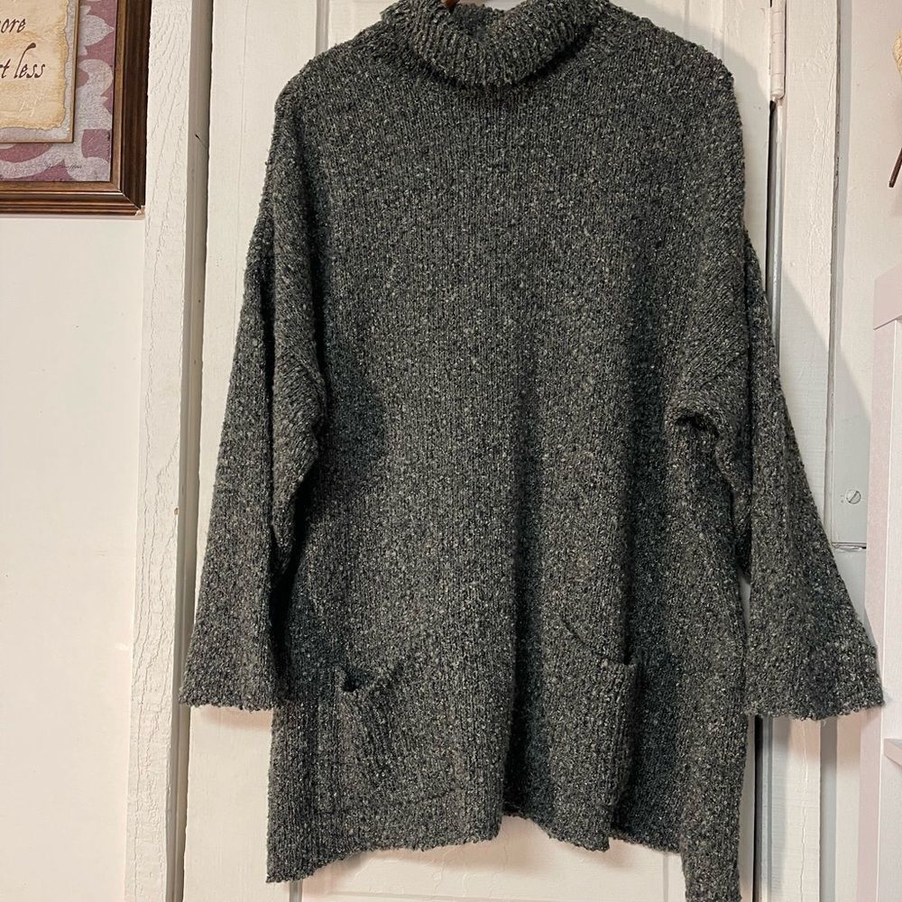 Textures sweater 